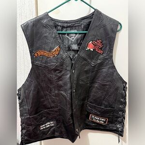 Diamond Plate Women’s Large Black Genuine Leather Biker Vest with Patches